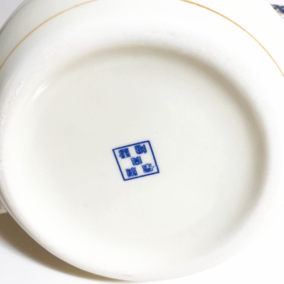 NWOT FLORAL PORCELAIN TEA POT - Picture 3 of 3